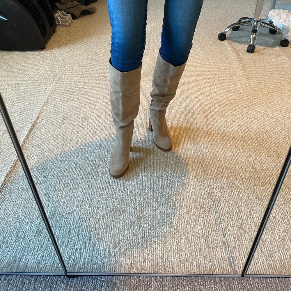 ❤️🔥HP🔥Michael Kors Suede Boots❤️ - Picture 3 of 9